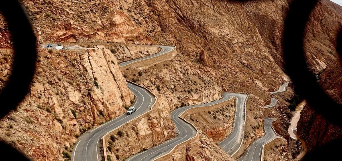 todra-gorge-dades-valley-cliffs-rose-gardens